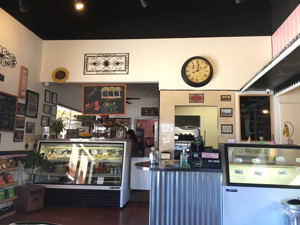 Scoops Ice Cream Deli Catering - Inside