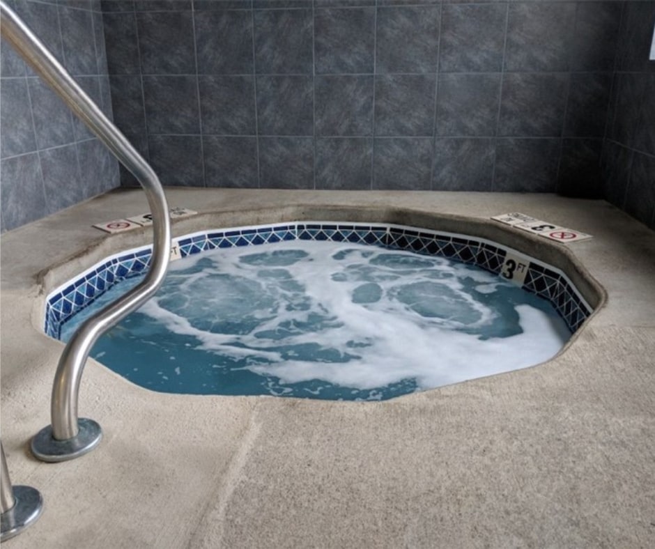 Saddleback Inn Whirlpool