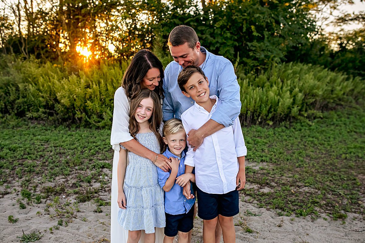 beach family photoshoot in Madison CT