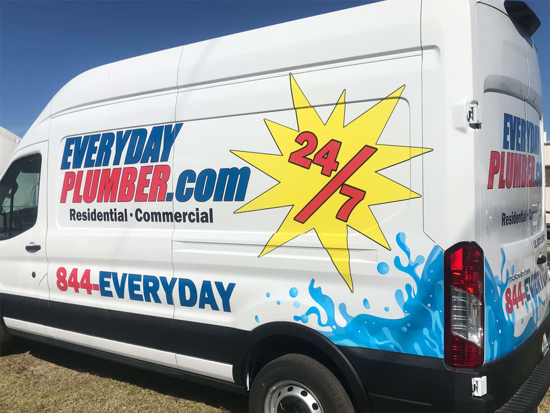 EVERYDAYPLUMBER.com 24/7 plumbing service van in Tampa Bay serving St. Petersburg and Pinellas