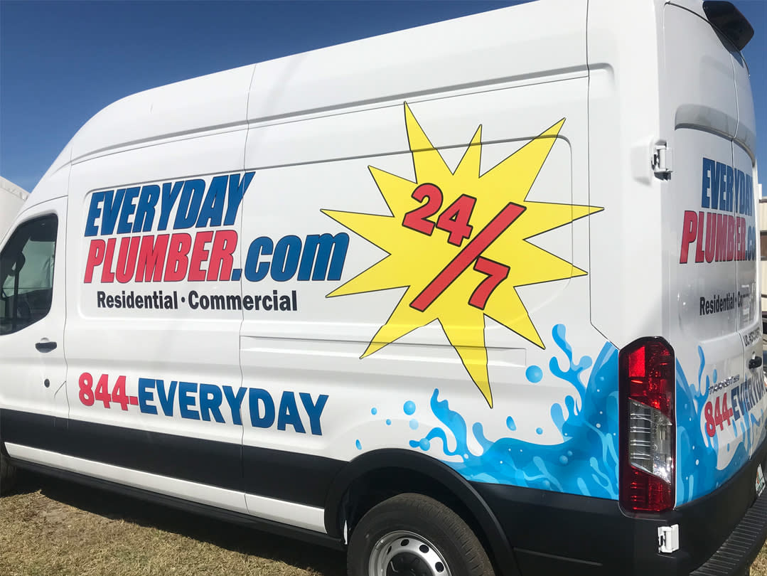 EVERYDAYPLUMBER.com 24/7 plumbing service van in Tampa Bay serving St. Petersburg and Pinellas