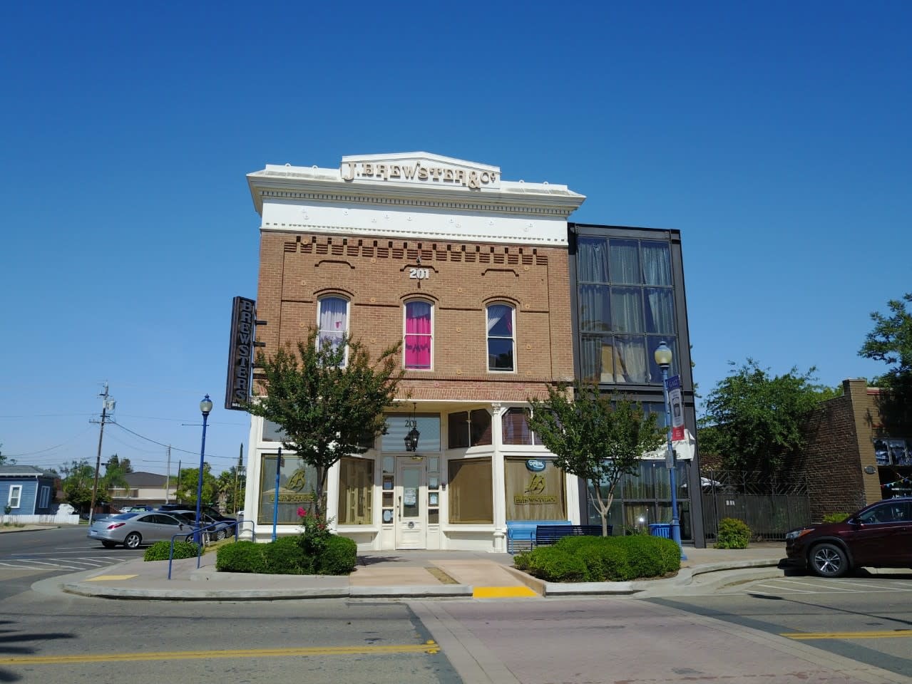 Photo of Brewsters Bar & Grill from across the street