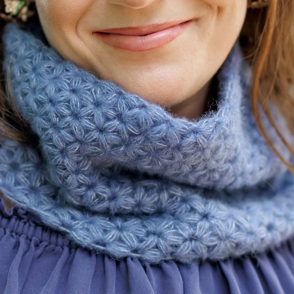 crochet jasmine stitch cowl