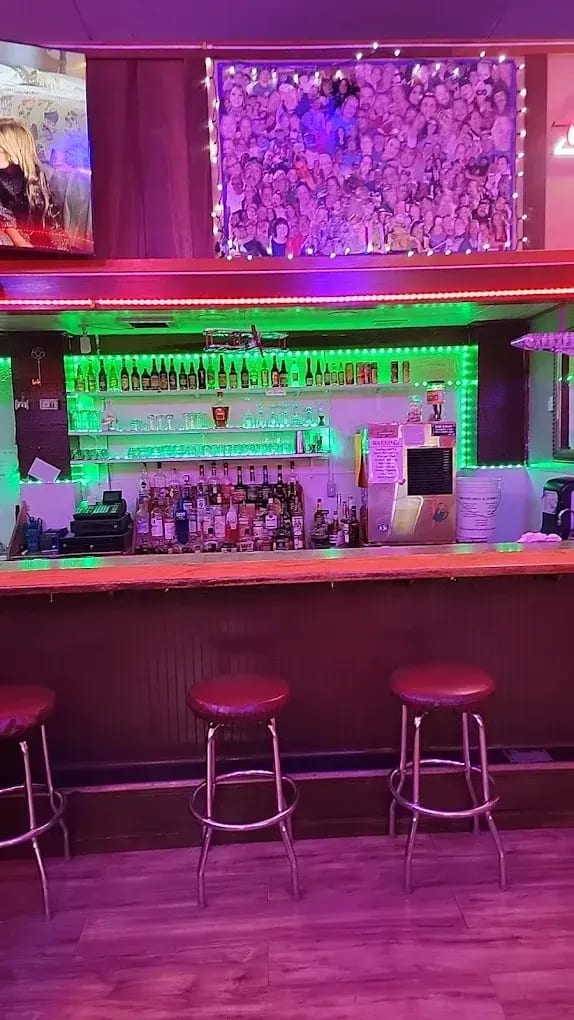 Visit Willits John's Place
