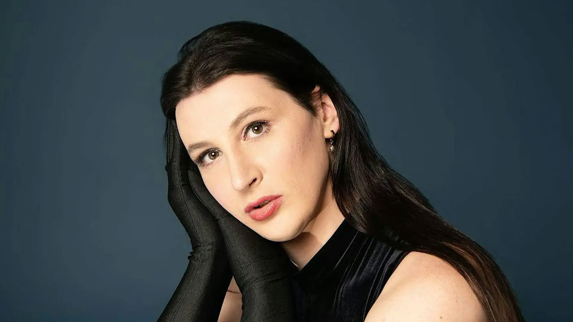 Olivia Bratko looks gorgeously and endearing at you.