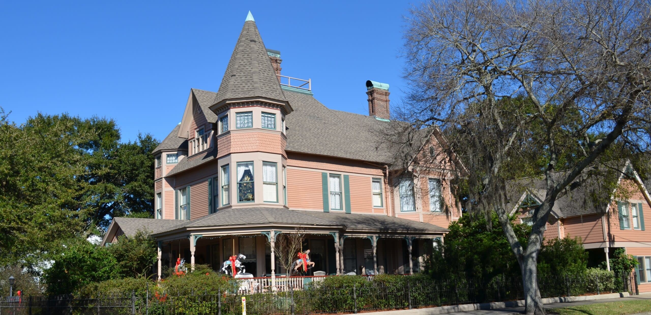 American Custom Contractors_Victorian House