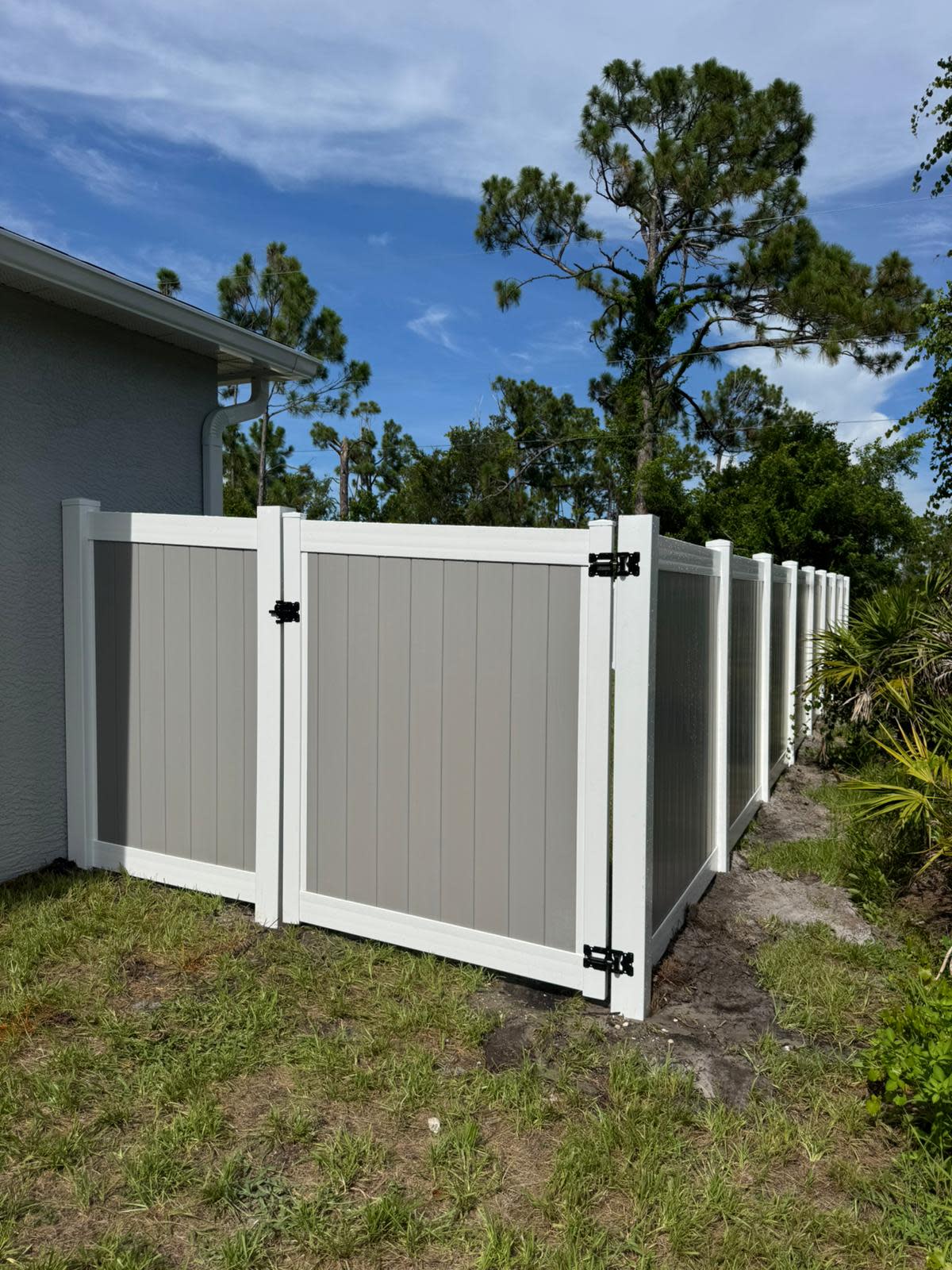 Dual Tone Vinyl Privacy Fence Gate