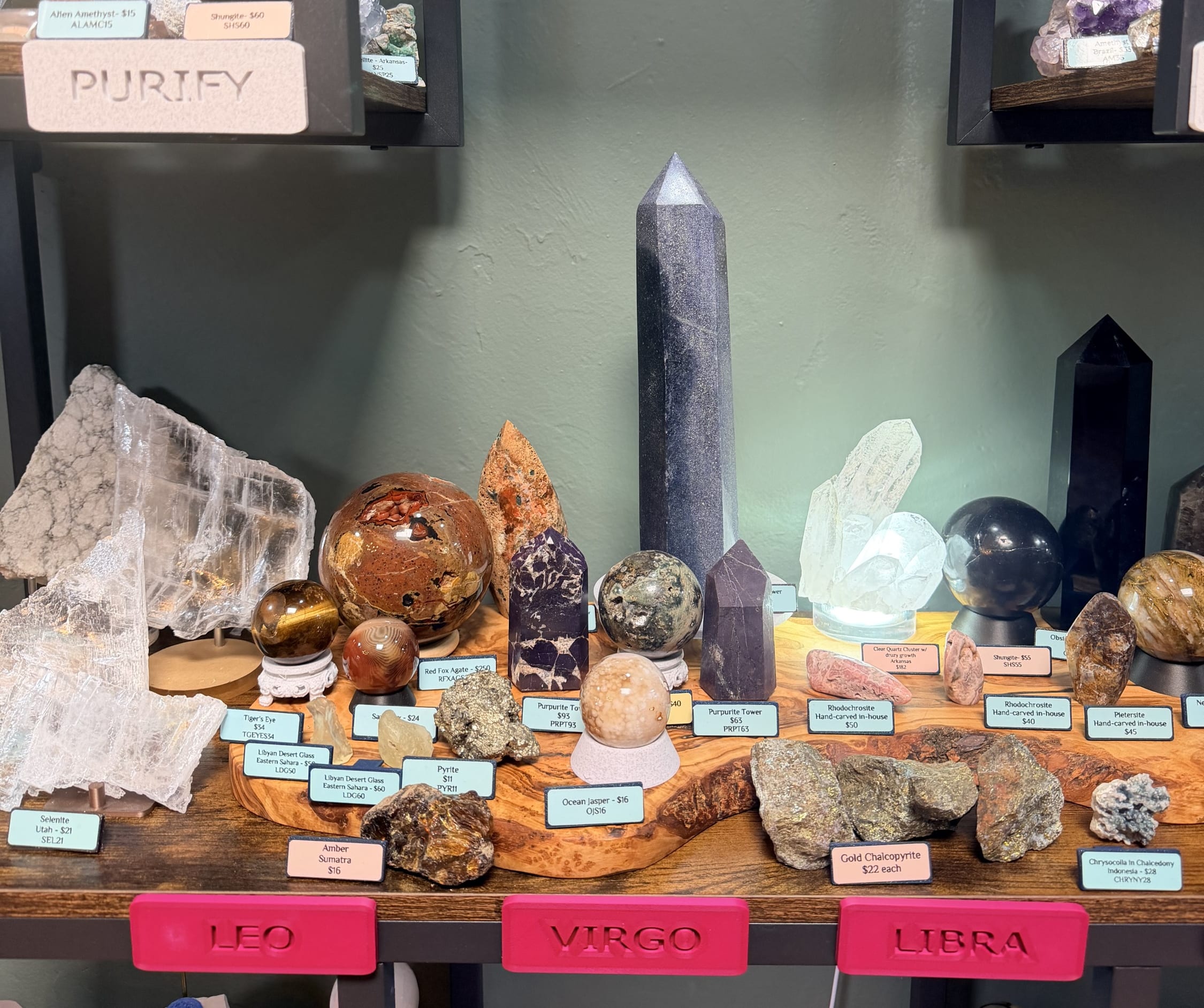 Vikata Lapidary and Magick crystals arranged by astrological signs