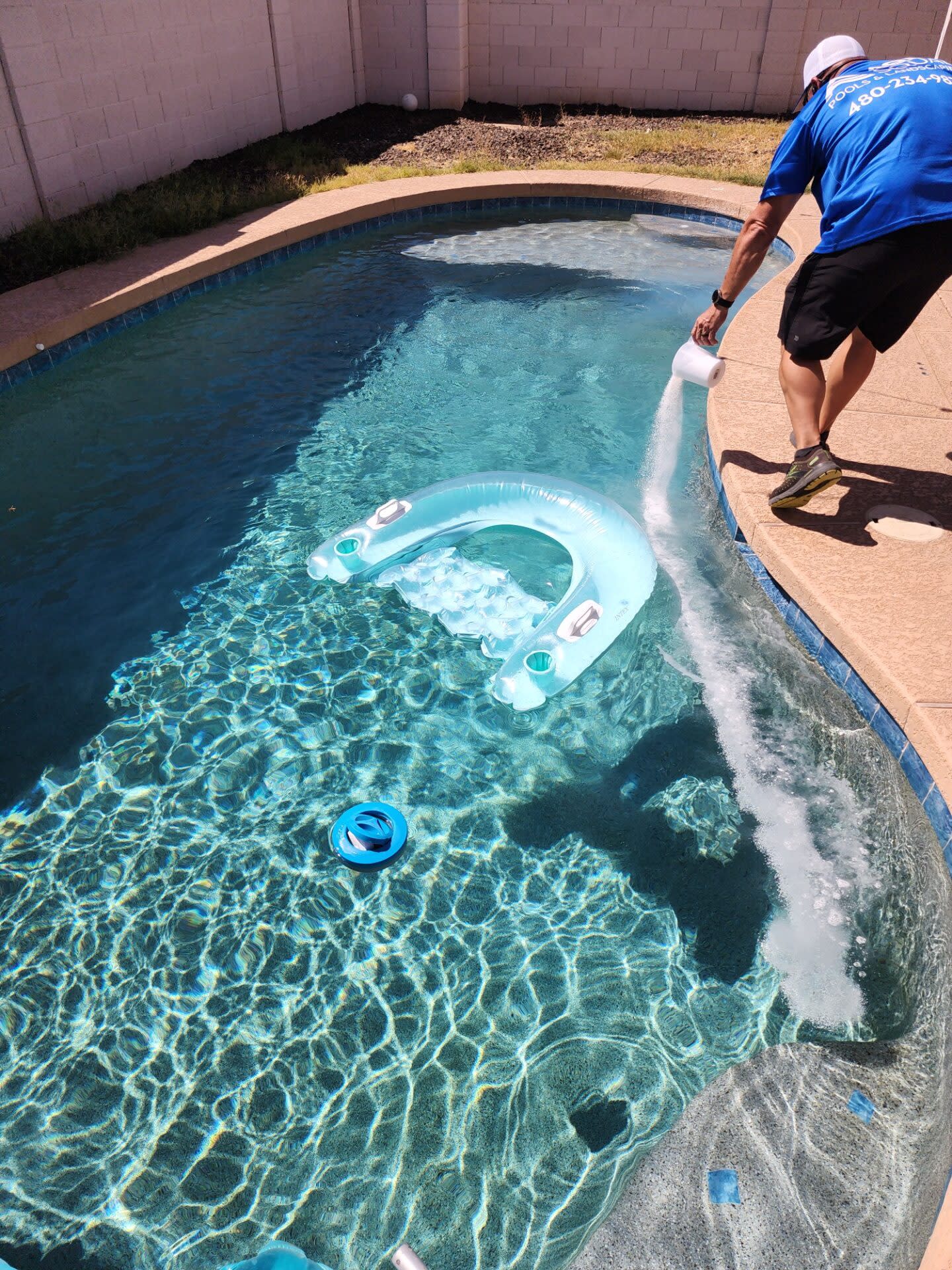 pool cleaning service