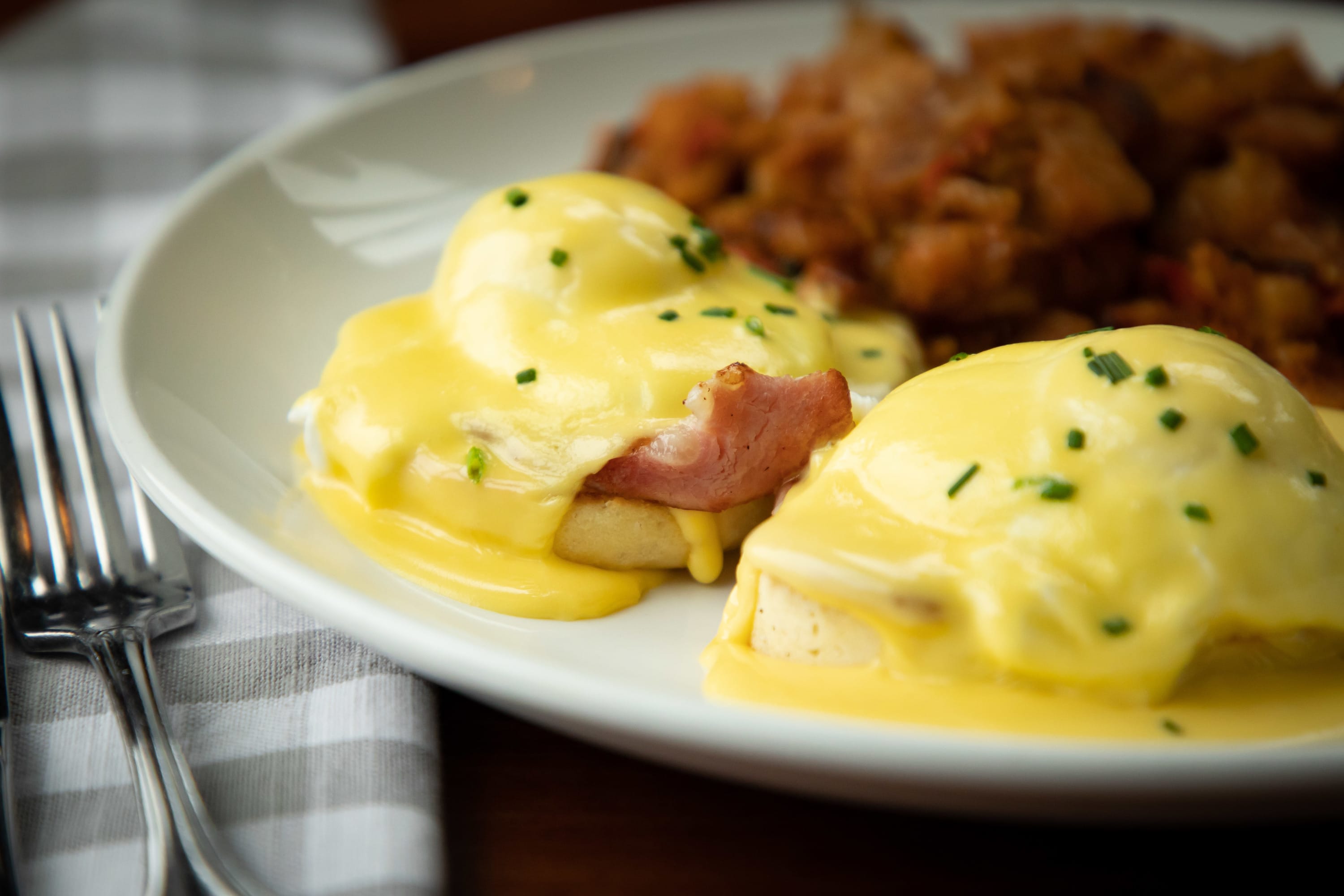 brunch photo of eggs benedict