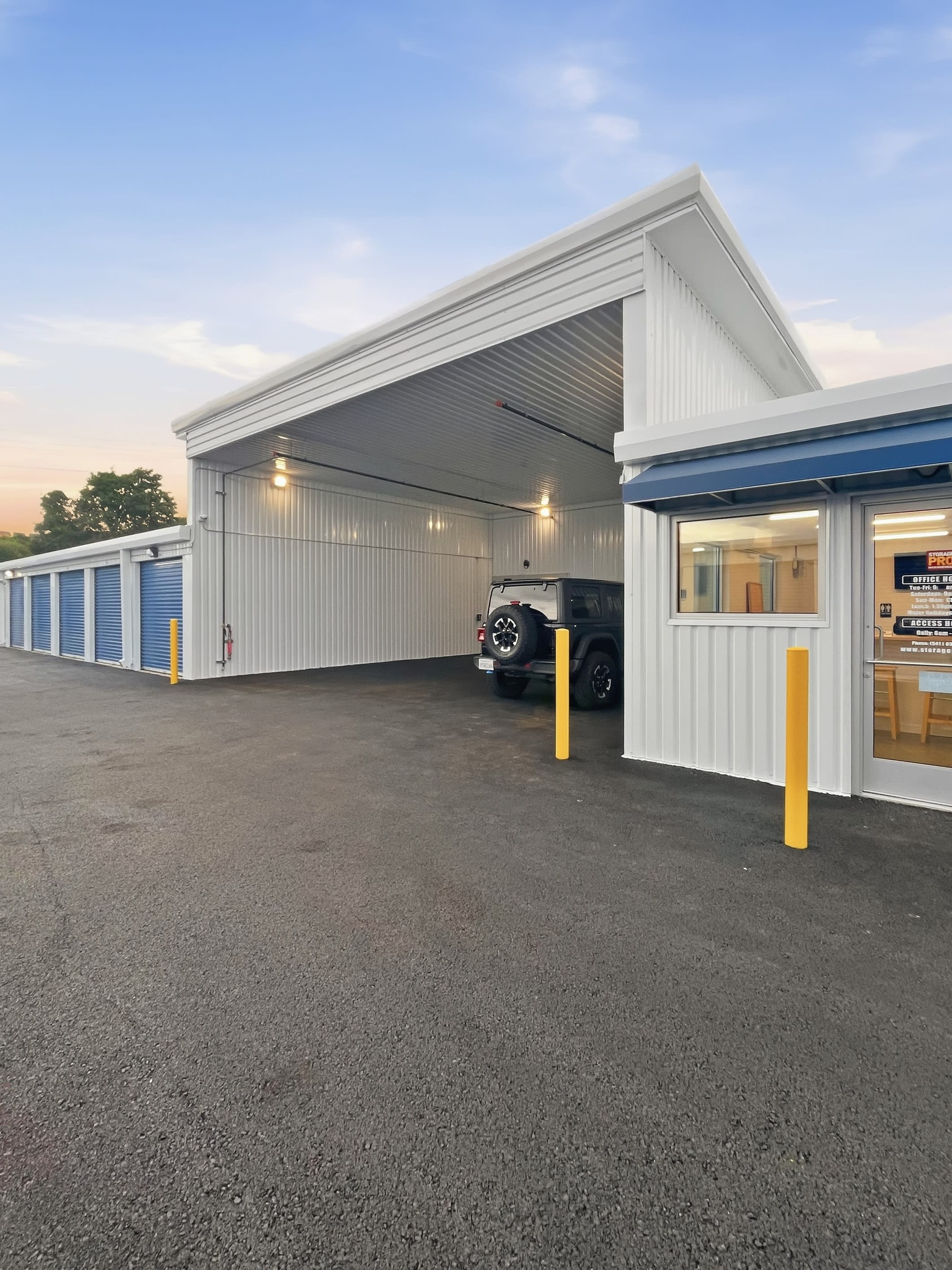 covered loading and unloading - storage units