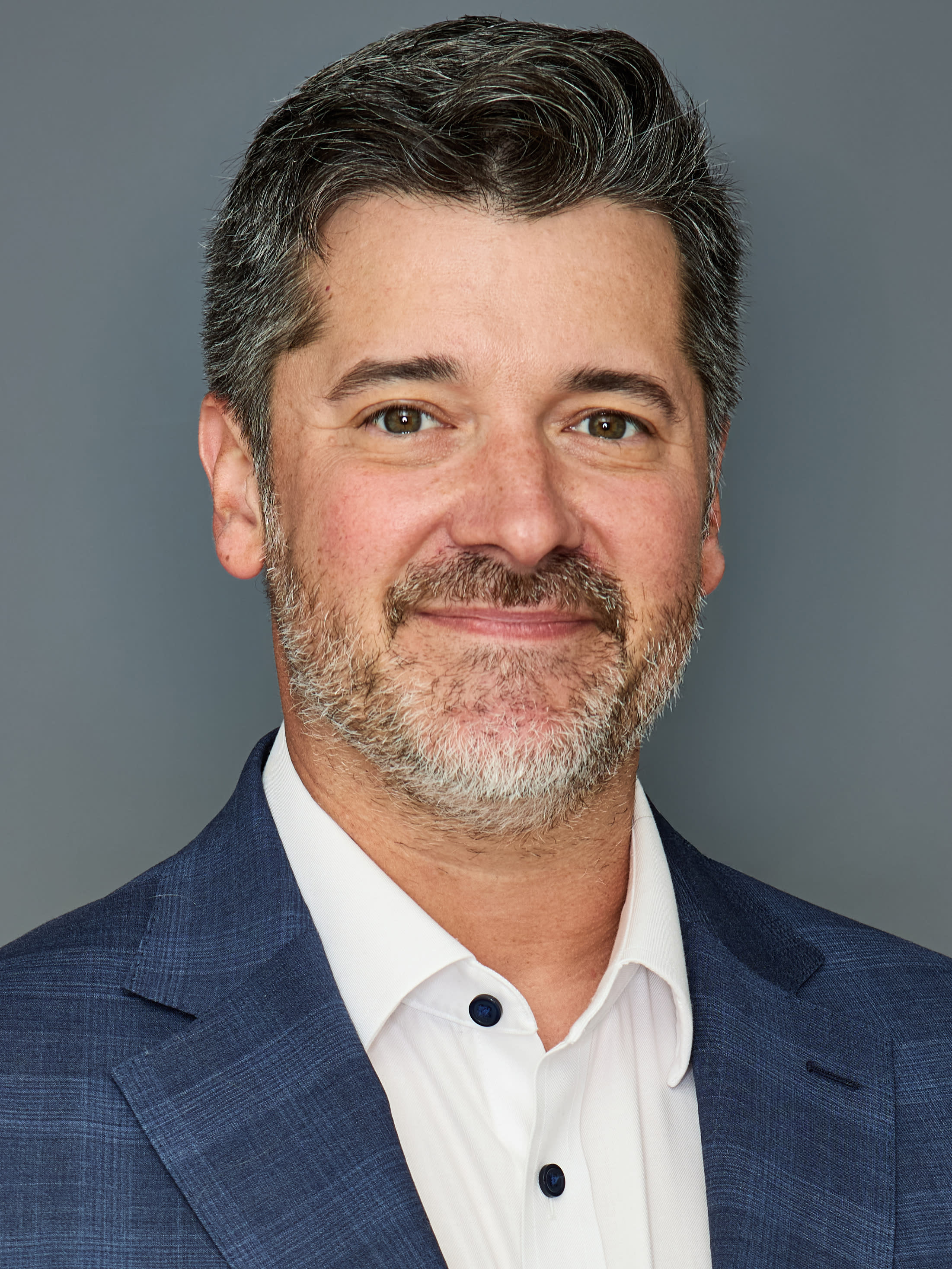 Derek Dissinger Headshot