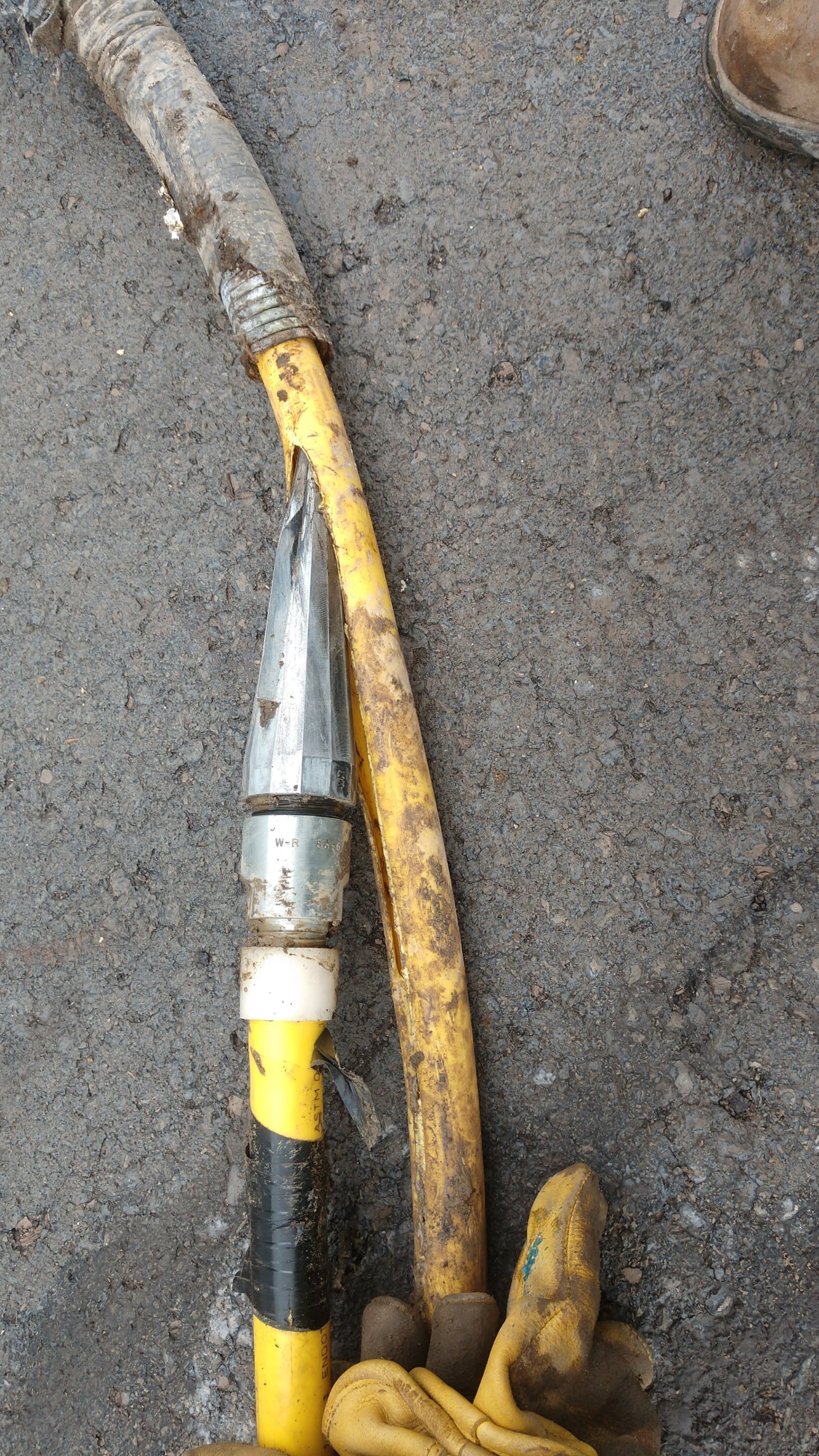 Trenchless pipe replace