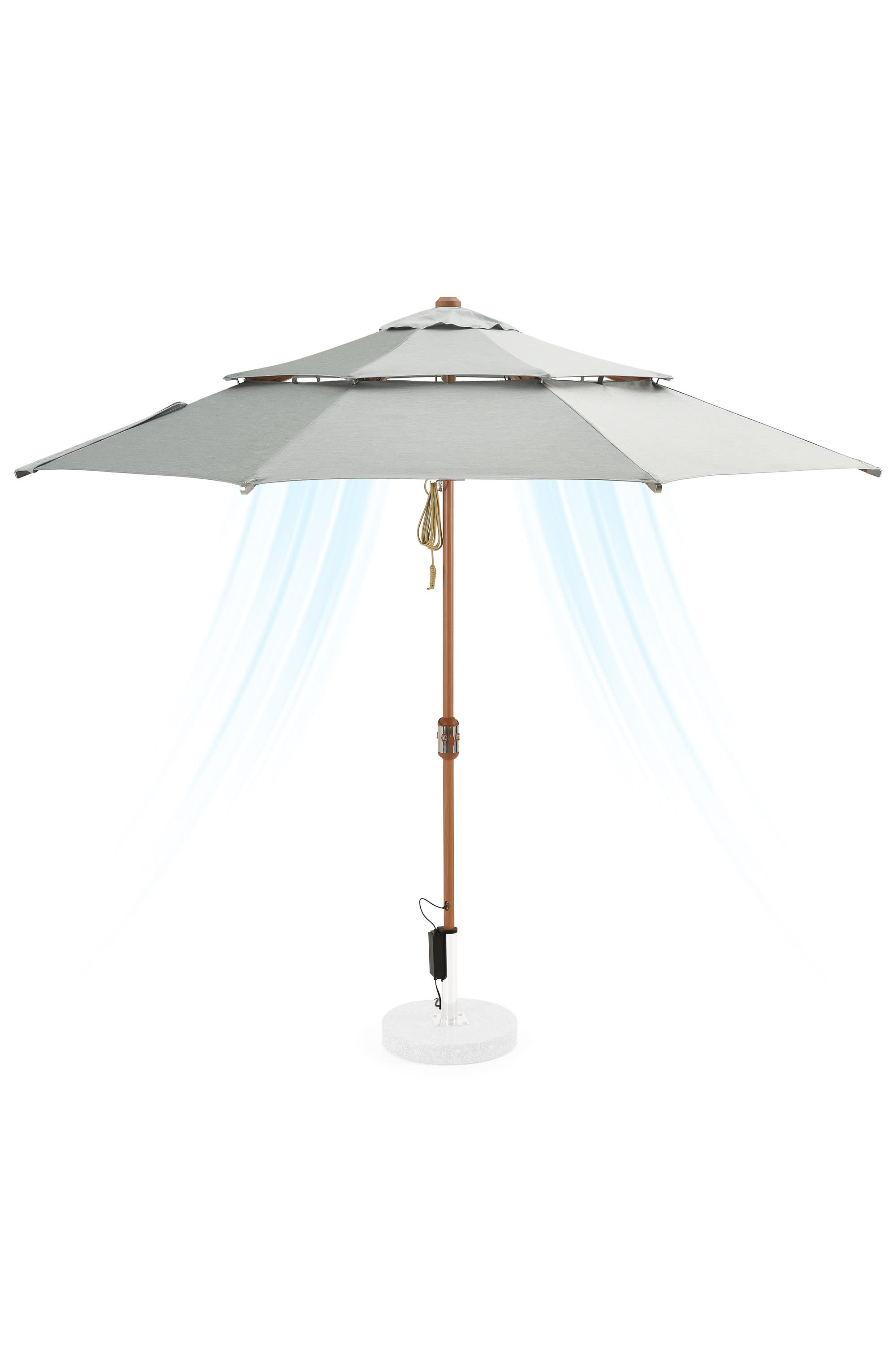 Alizé patio umbrella with built-in fan showing airflow streaming down from the frame