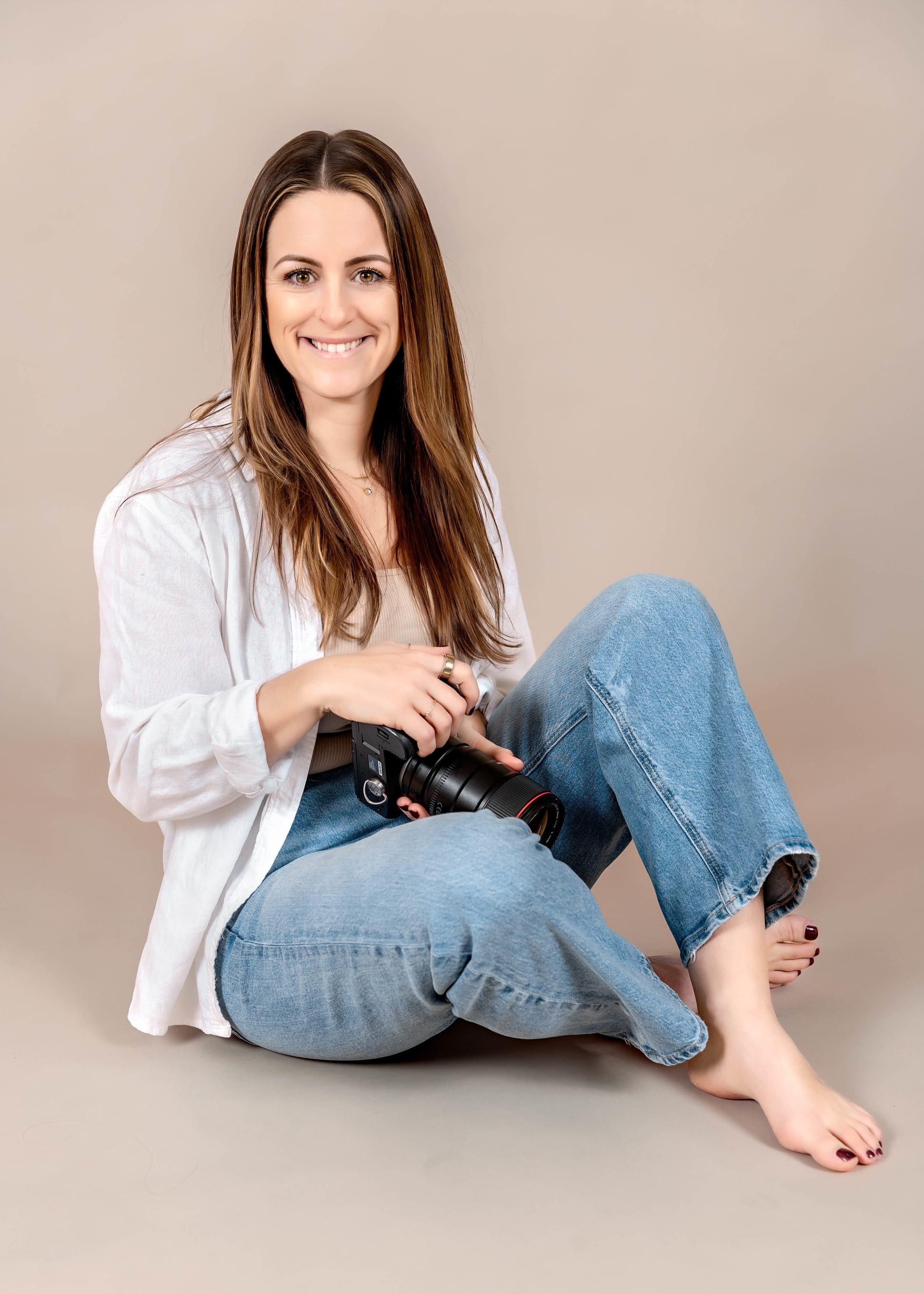 Nicole, Central New York lifestyle photographer and owner of Swiss Hill Images
