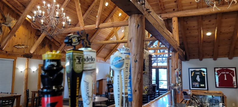 Tail Feathers Bar and Grill at Hawk's View Golf Club