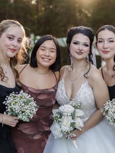 bride and bridesmaids portrait small wedding venue near Greenville South Carolina