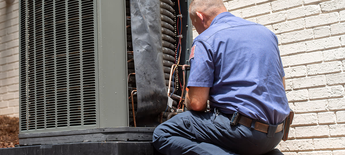 Heat Pump vs. AC + Furnace 2026: What Homeowners Should Choose
