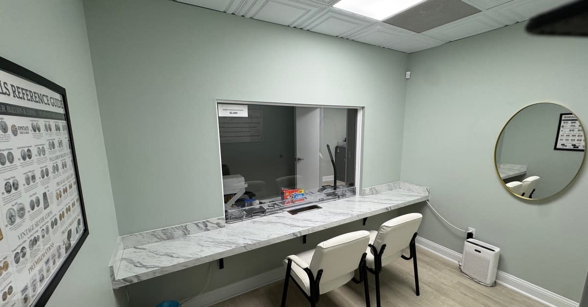 Private customer transaction room