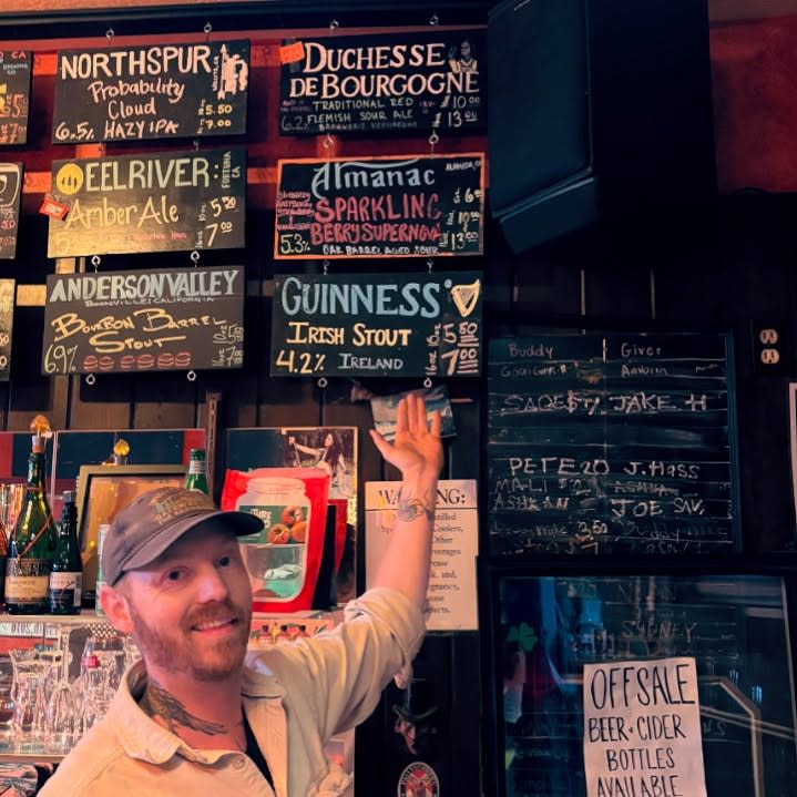 Shanachie Pub - Willits, CA