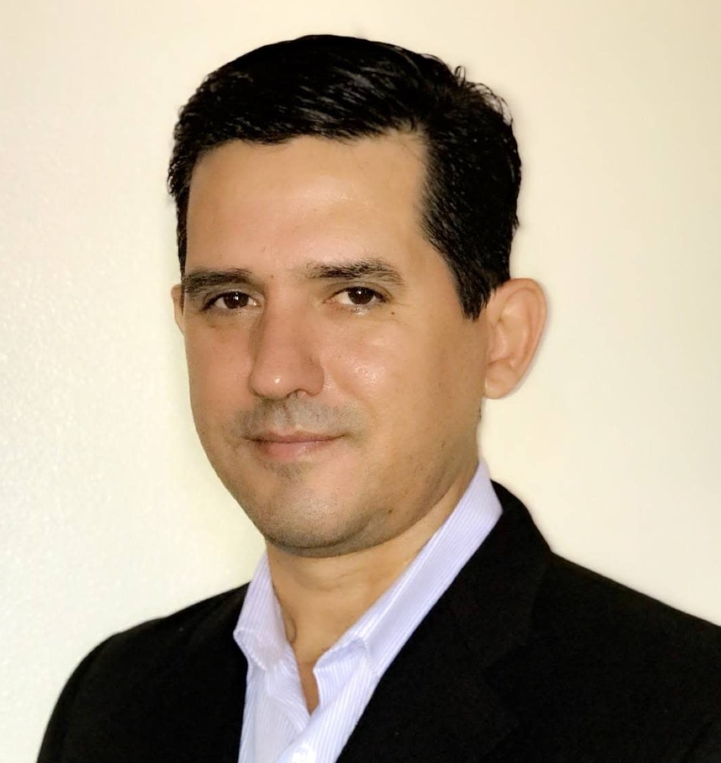 Bringing customers  simple solutions to any  Real Estate needs.