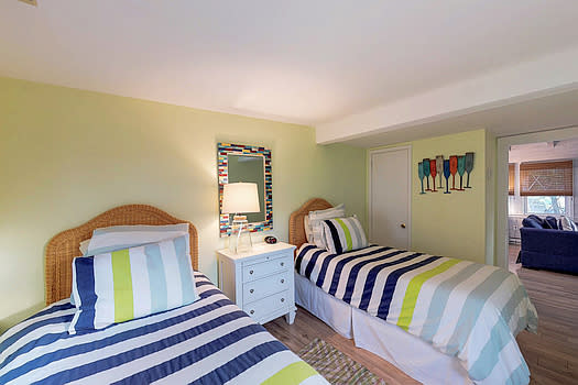 Island Inn Twin Room