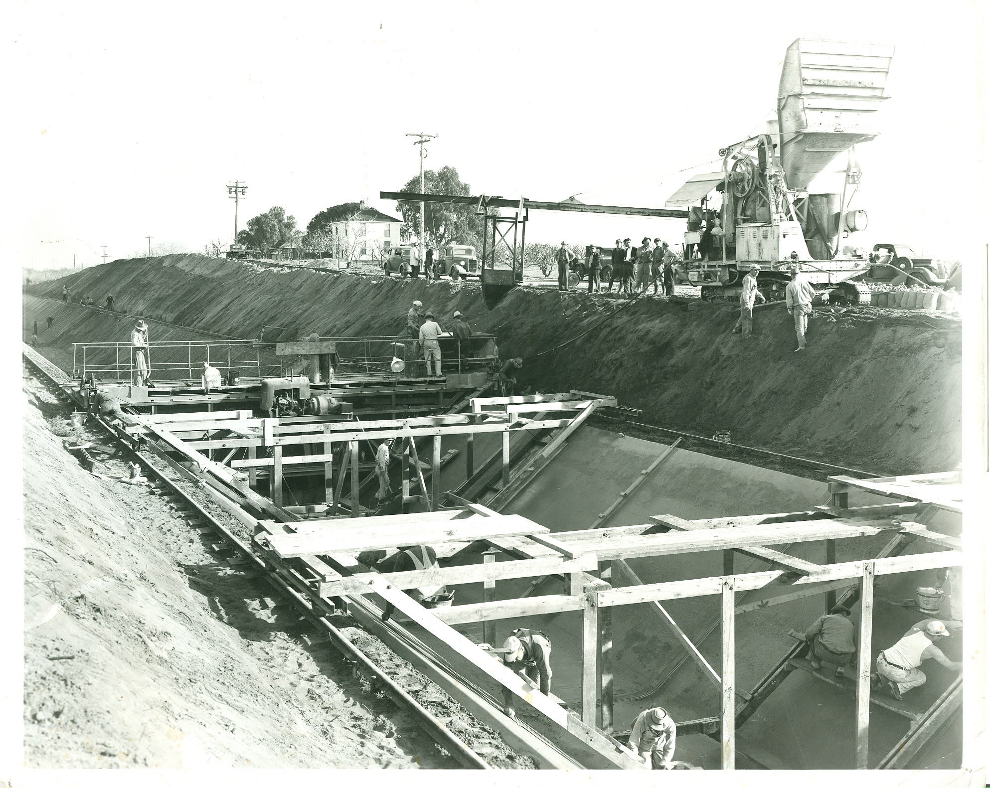 Early construction of the Contra Costa Canal