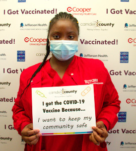  Johnnet Reeves hopes her decision to be inoculated will inspire other people to get the vaccine.