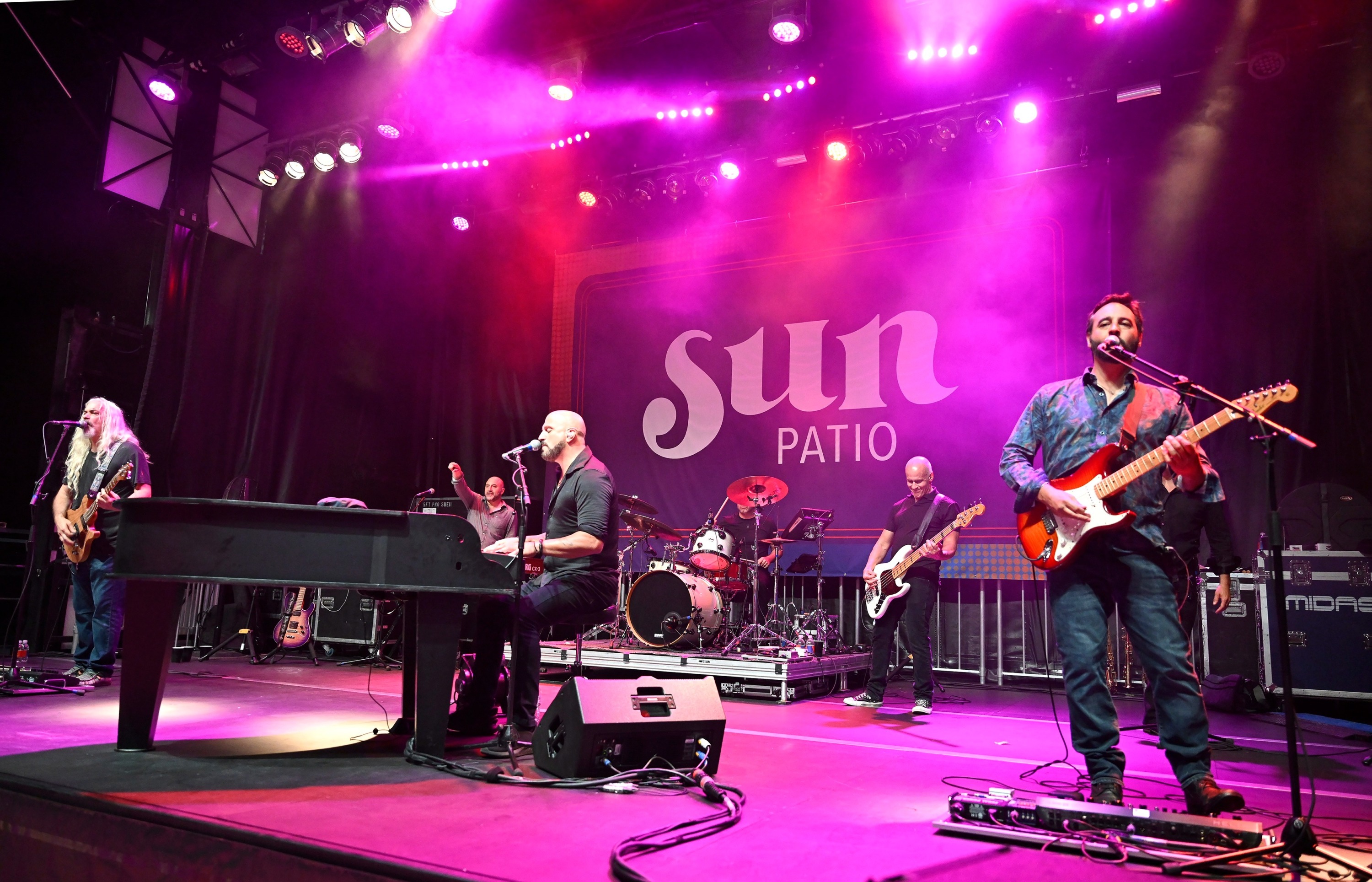 delguidice-sun-patio-mohegan-sun-hot-summer-press.jpg