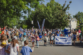Coal Creek Elementary in the Labor Day parade