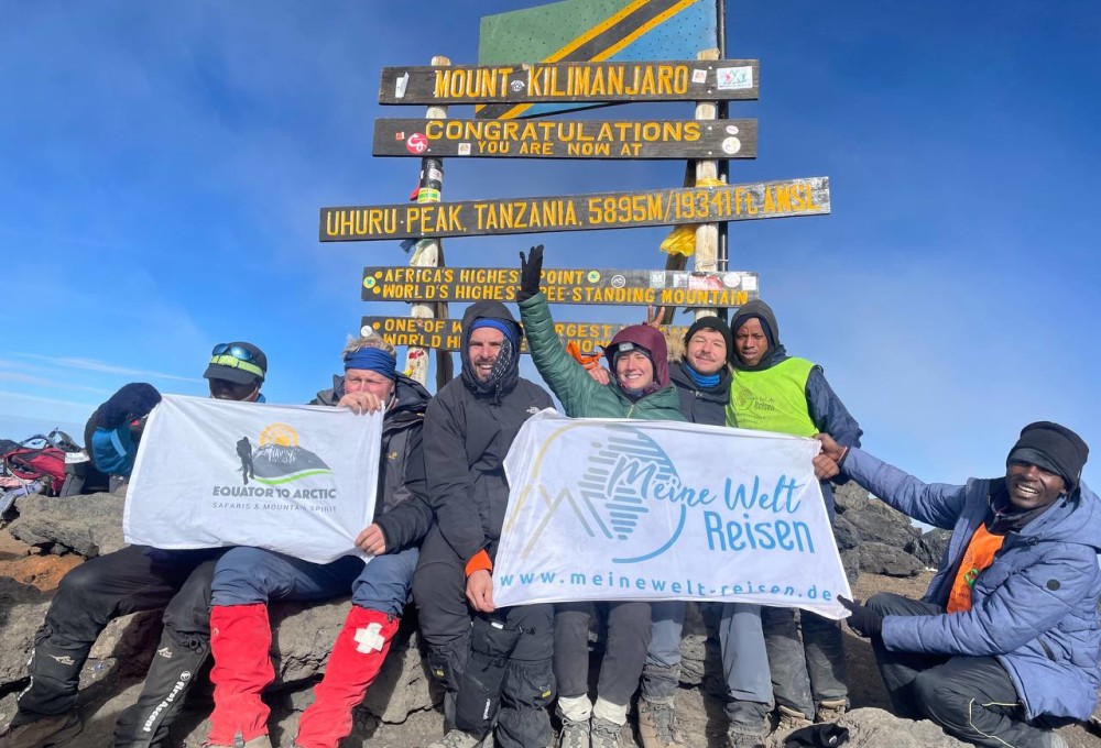 Der Aufstieg zum Uhuru Peak, 5.895 m & Übernachtung im Krater