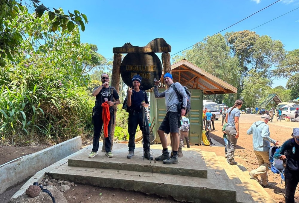 Mit Gipfelglück im Rucksack zum Mweka-Gate, 1.640 m