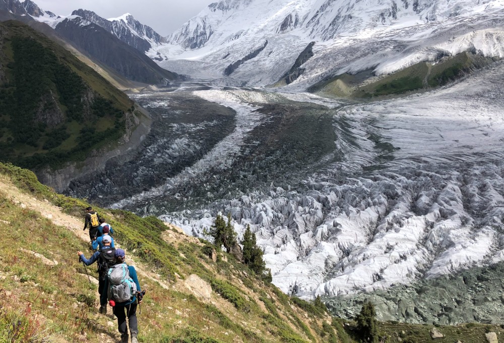 Wanderung oberhalb vom Base Camp & Abstieg nach Minapin