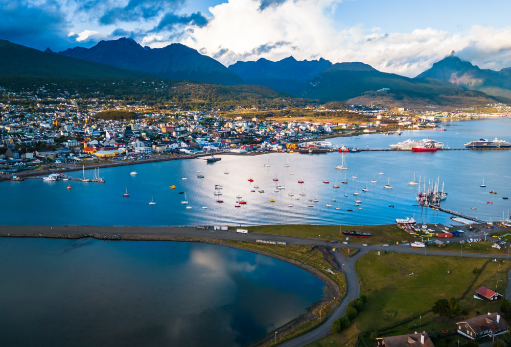 Rückflug nach Punta Arenas oder Fähre nach Ushuaia