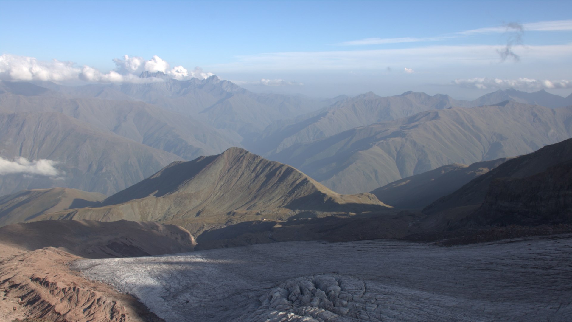 Kurztour zum Kasbek mit Eingehwanderung am Chaukhi-Massiv im Sno-Tal