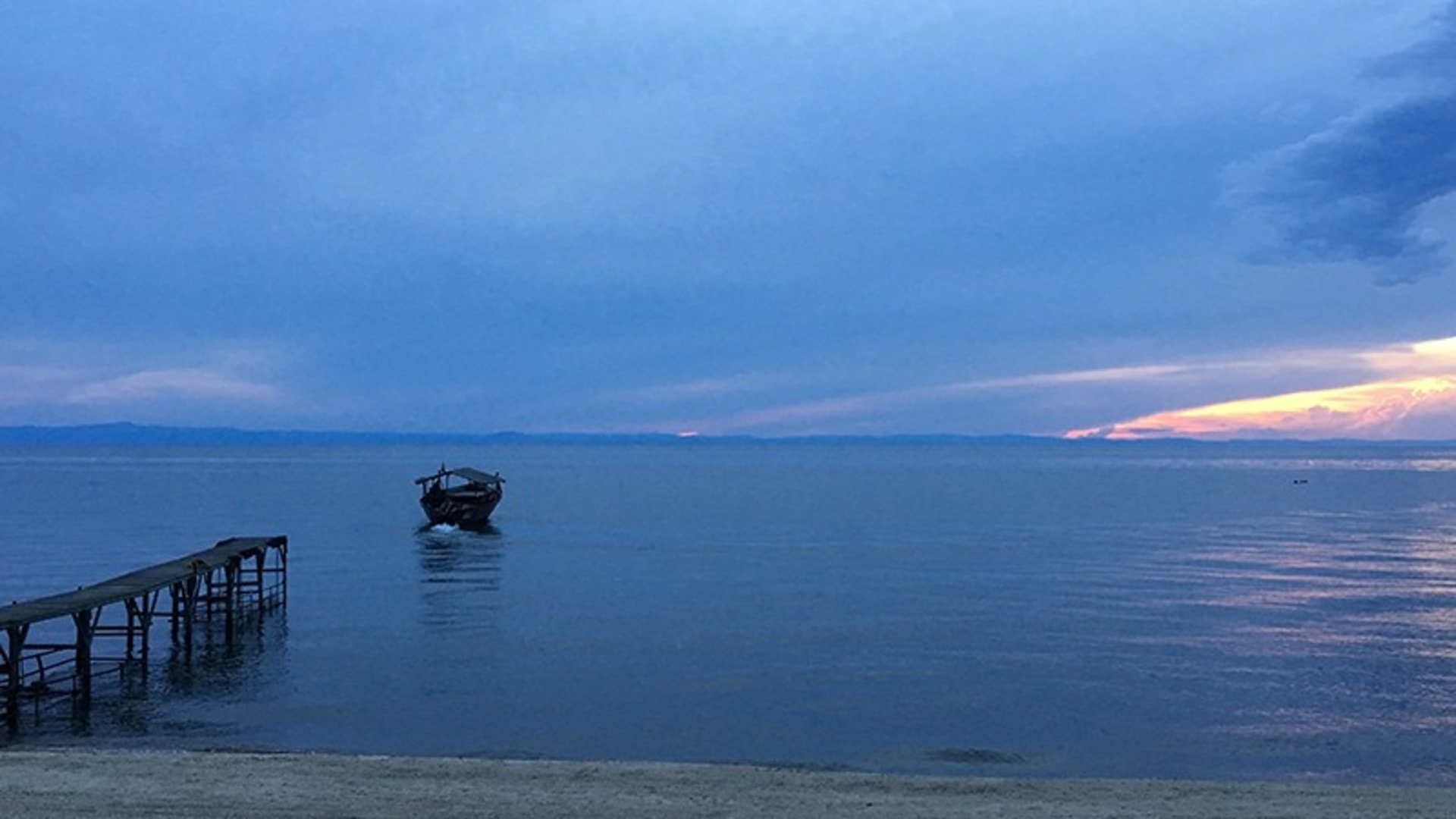 Mbali Mbali Mahale Boat auf dem Tanganyikasee