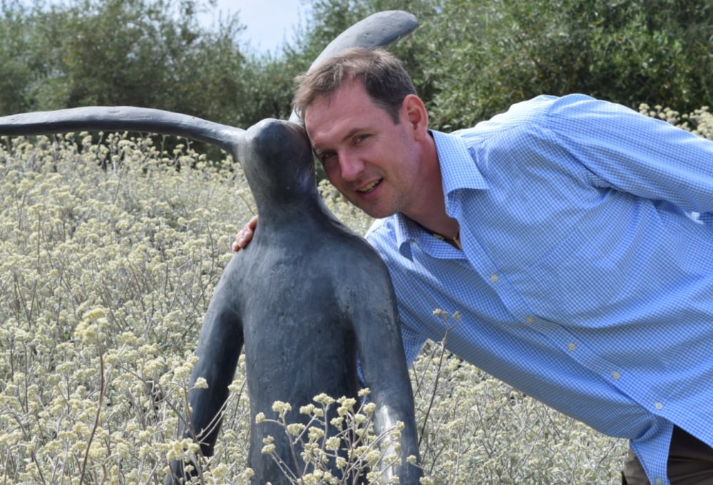 Hase und Timo im Feld