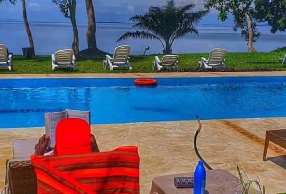 Brovad Sands Lodge Pool
