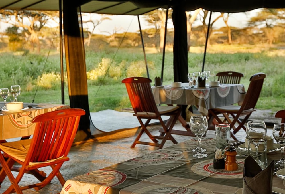 chaka-camps-ndutu-restaurant.jpg