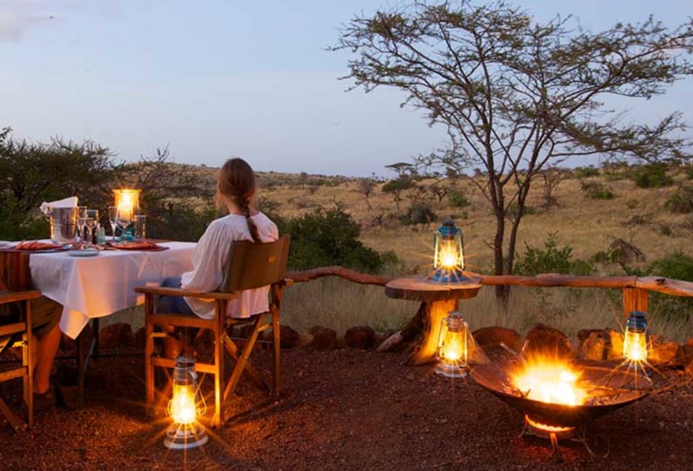lewa-safari-camp-lagerfeuer.jpg