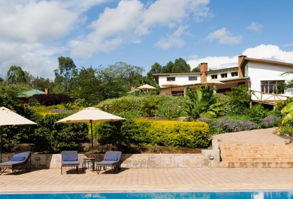 tloma-lodge-pool.jpg