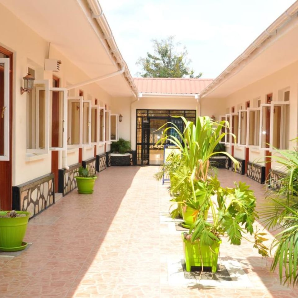 Sandton Hotel Kasese