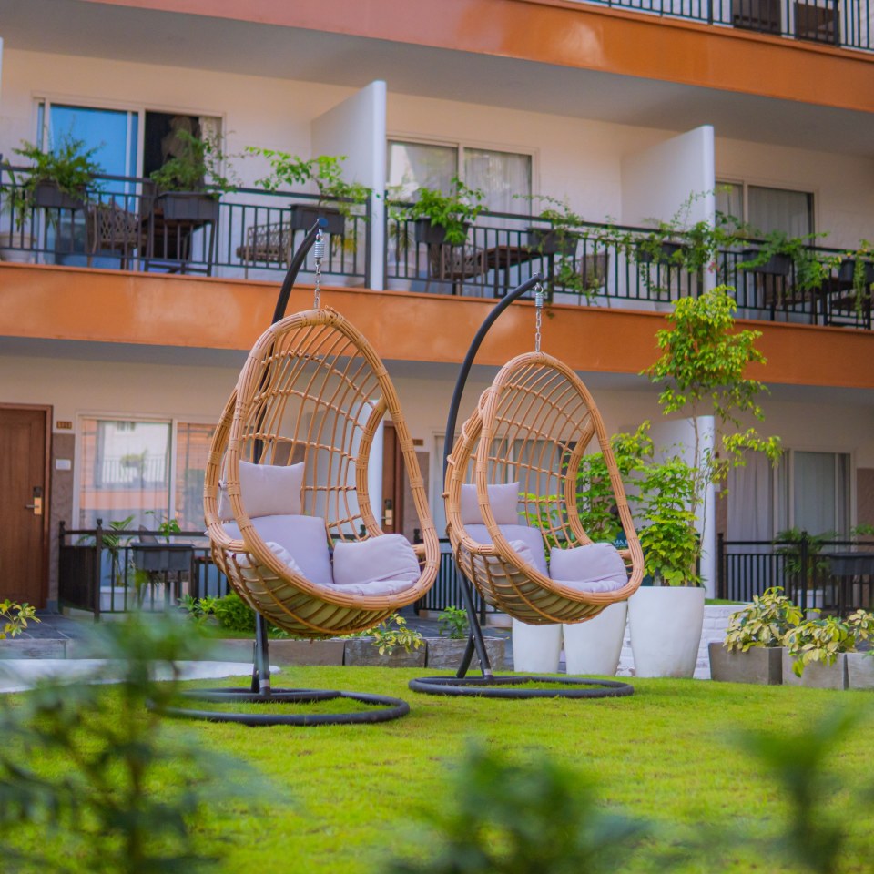 Majestic Lake Front Hotel & Suites