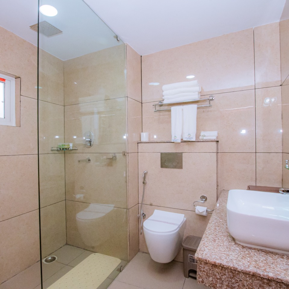 Majestic Lake Front Hotel & Suites