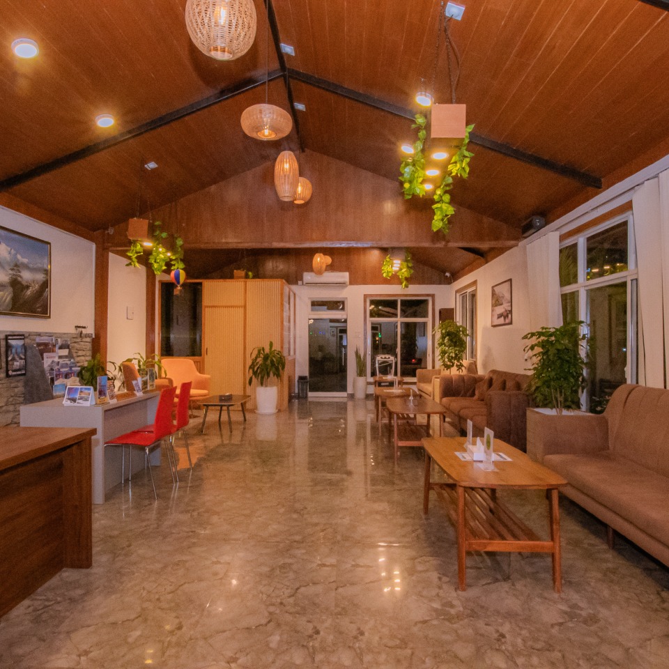 Majestic Lake Front Hotel & Suites