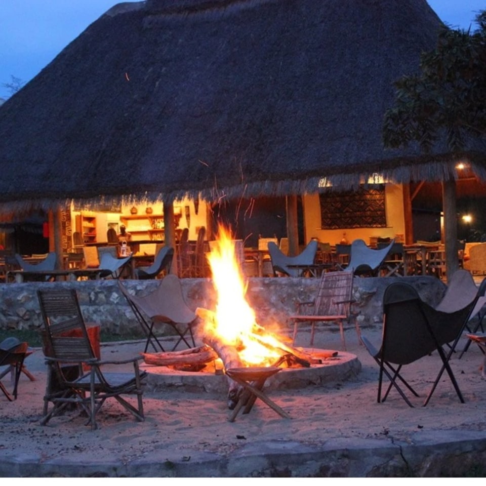 Enjolo Lodge