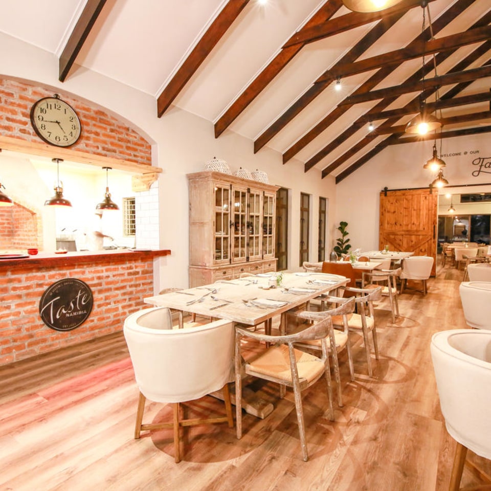 Otjiwa Safari Lodge