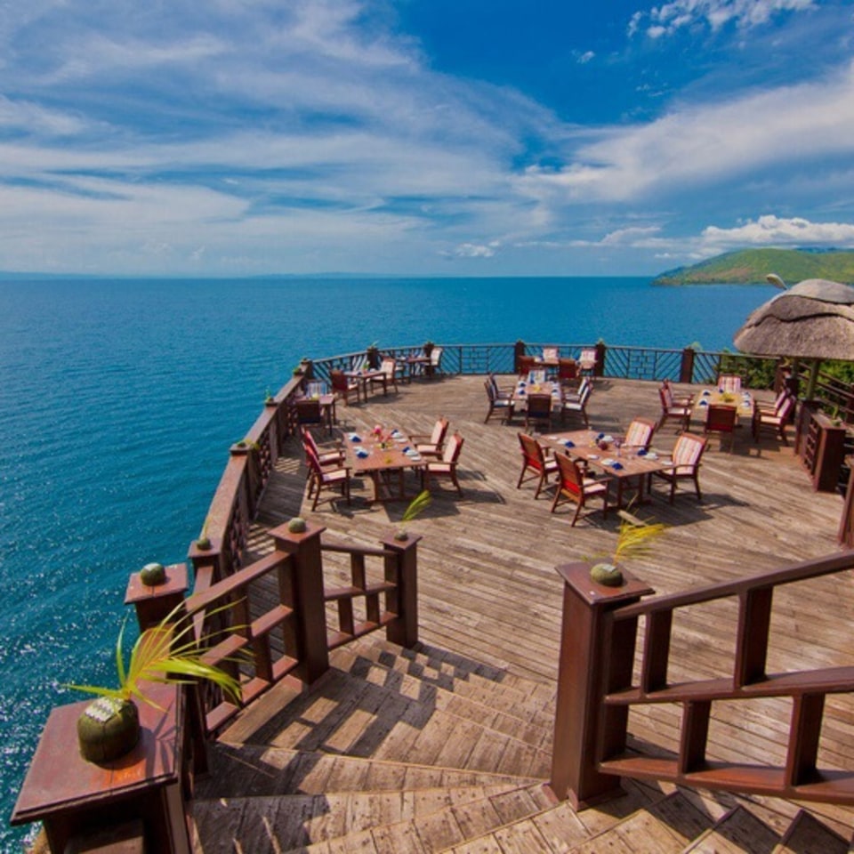 kigoma-hilltop-hotel-aussicht.jpg