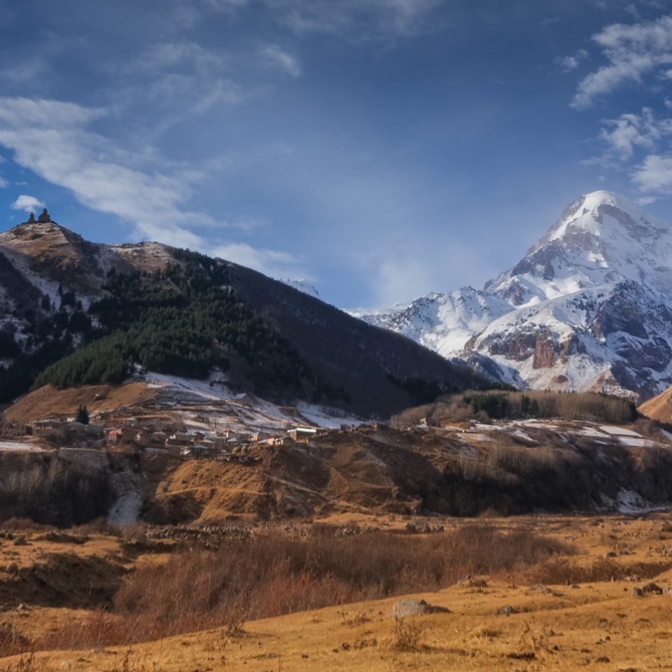 Stephantsminda, Gergeti Kirche und Kazbegi Berg