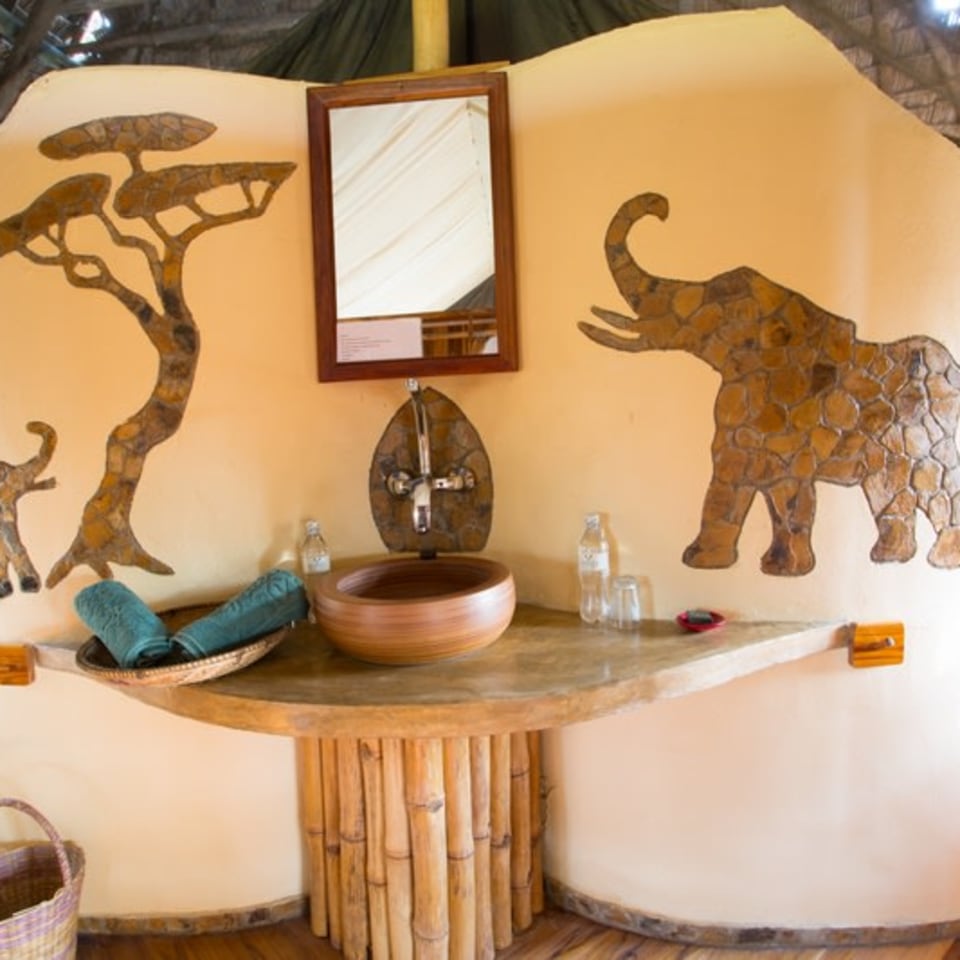vuma-hills-tented-camp-badezimmer.jpg
